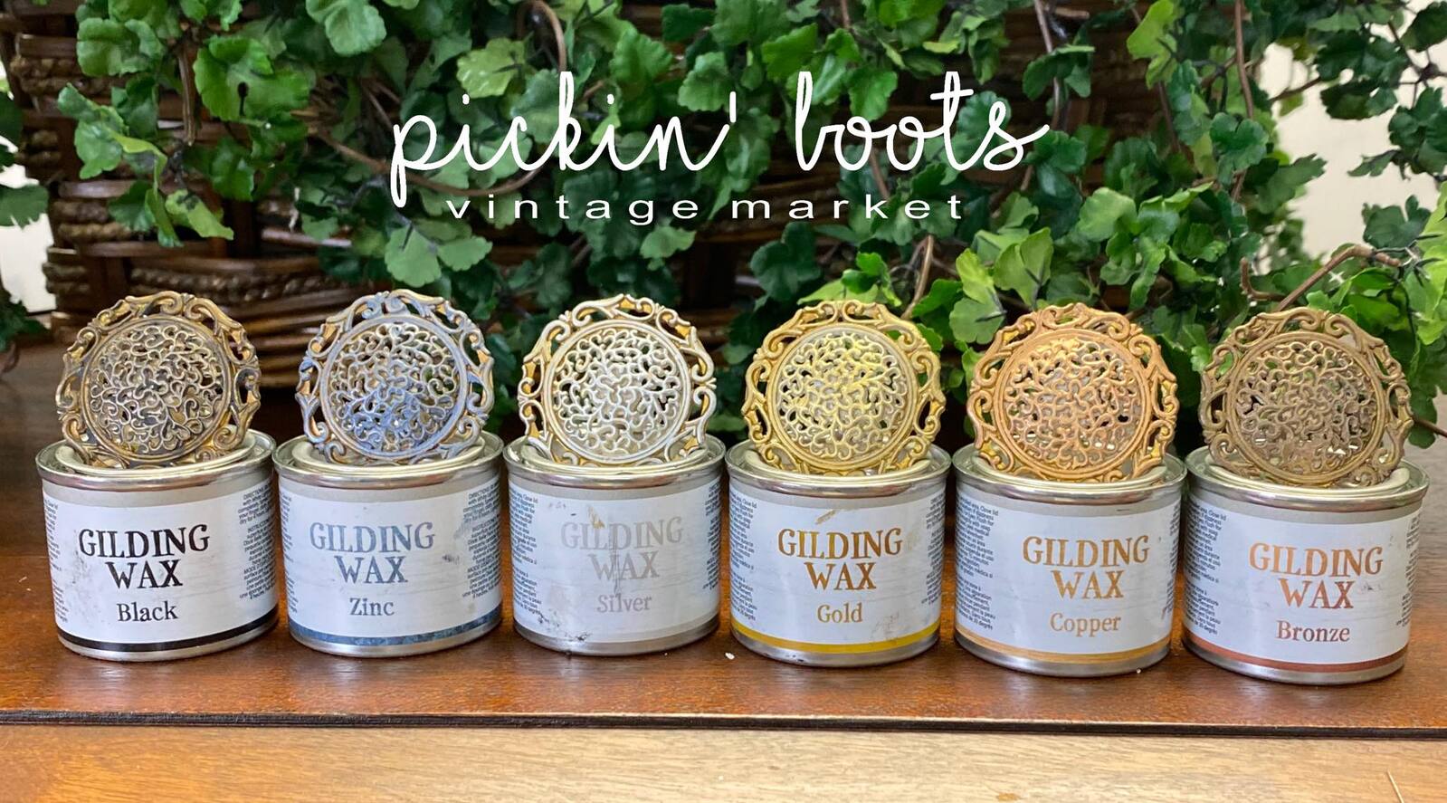 Who else is obsessed with gold?! 🤩 @dixiebellepaintco gilding wax als